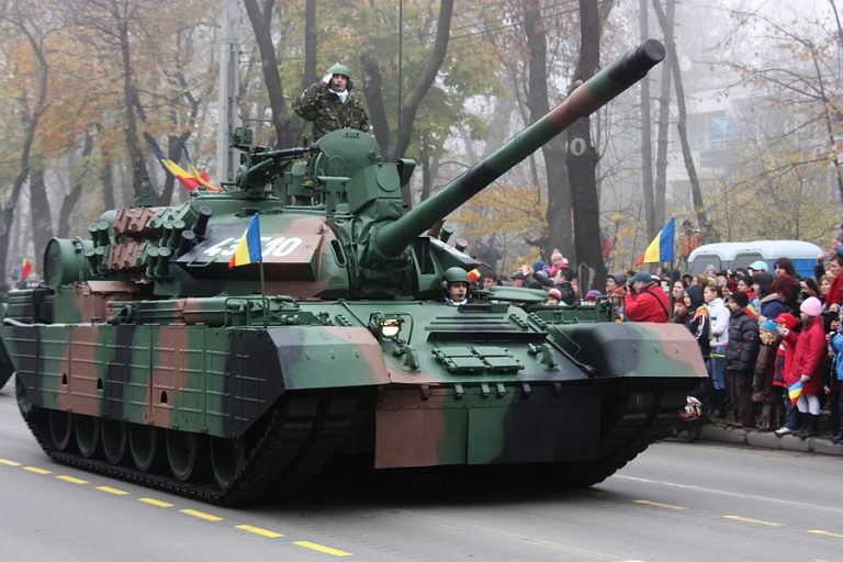 TR-85 M1 "Bizonul", variantă modernizată a lui TR-85, pentru asigurarea interoperabilităţii cu NATO, produs împreună cu parteneri din străinătate şi din România. Foto: nicubunu / wikipedia